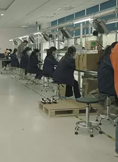 4 líneas de producción 4 Production lines